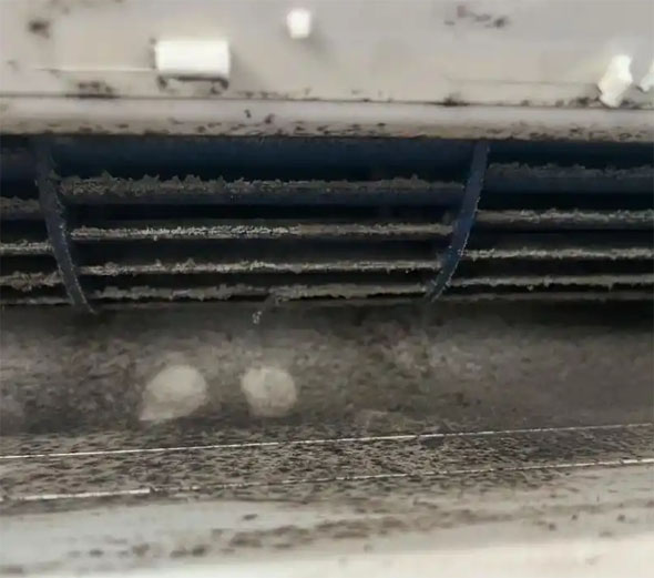 昆山空调吹的风有股烧焦味是怎么回事